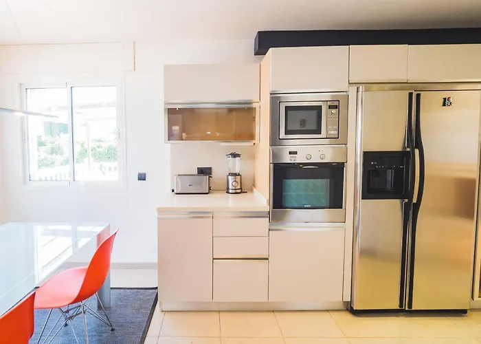 Cubo's Gibralfaro House Center