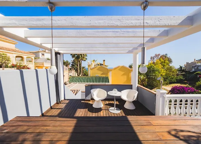 Villa Cubo's Gibralfaro House Center