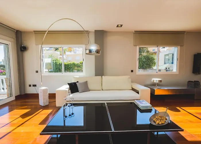 Villa Cubo's Gibralfaro House Center *