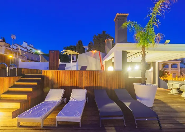 Cubo's Gibralfaro House Center *