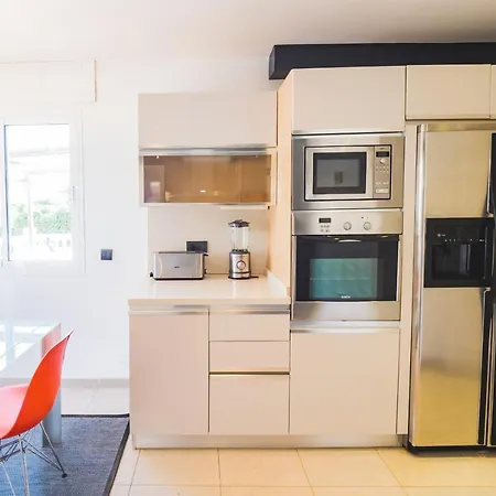 Cubo's Gibralfaro House Center