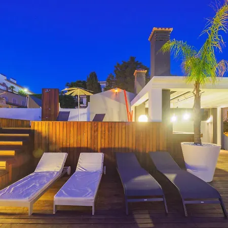 Cubo's Gibralfaro House Center *